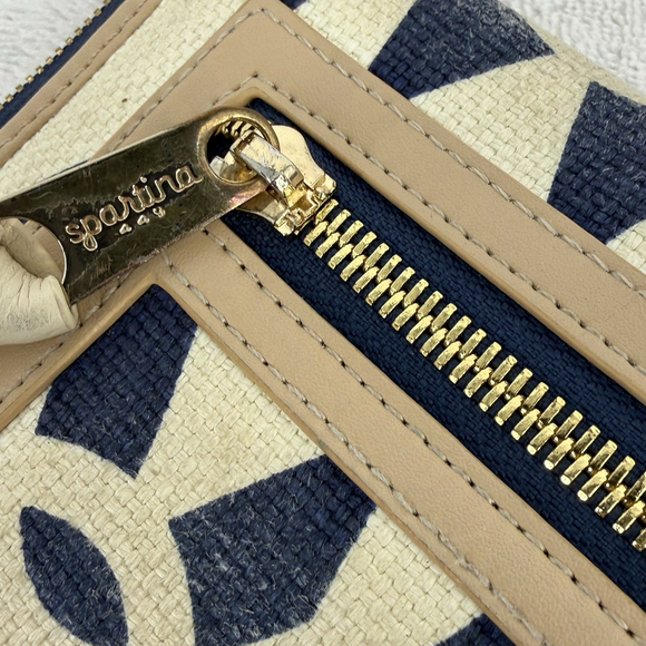 Spartina 449 Leather Canvas Clutch Zip Around Wallet Phone Pocket blue geo 8x5” - Picture 3 of 5